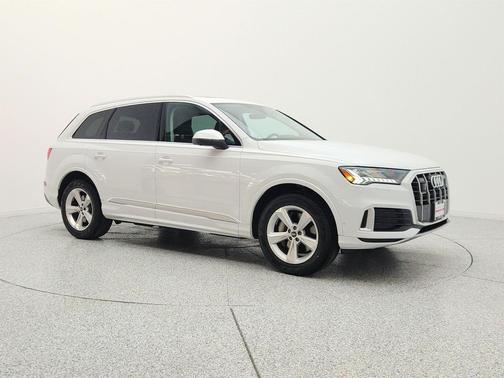 Glacier White Metallic 2023 Audi Q7 45 Premium Plus