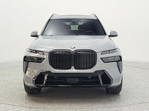 Brooklyn Grey Metallic 2026 BMW X7 xDrive40i