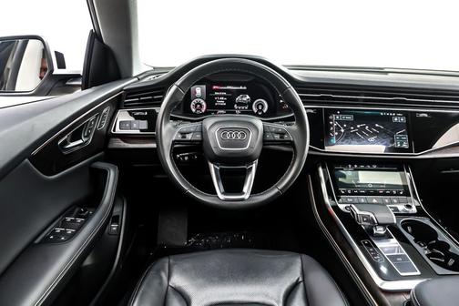 2023 Audi Q8 55 Premium Plus