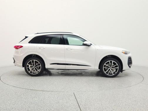 Arkona White 2026 Audi Q5 Premium Plus TFSI quattro S tronic