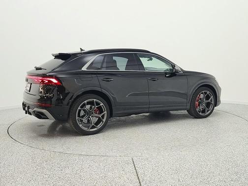 mythos black metallic 2026 Audi RS Q8 4.0T