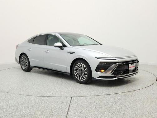 Aero Silver 2024 Hyundai SONATA Hybrid Limited