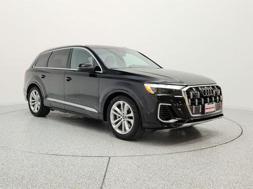 Mythos Black Metallic 2025 Audi Q7 55 Prestige