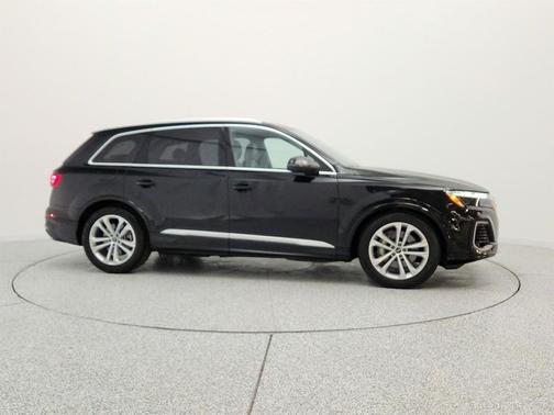 Mythos Black Metallic 2025 Audi Q7 55 Prestige