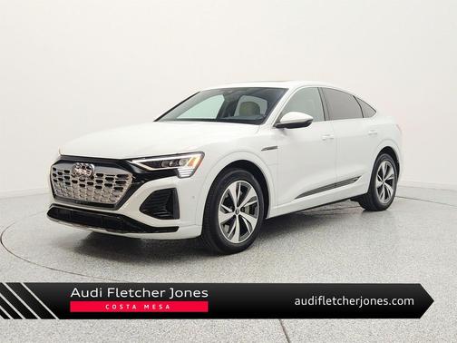Glacier White Metallic 2024 Audi Q8 e-tron Premium Plus