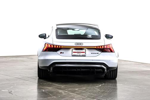 2024 Audi RS e-tron GT quattro