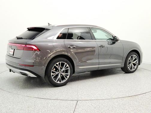 Samurai Gray Metallic 2026 Audi Q8 55 Premium Plus