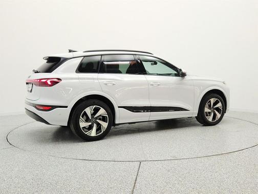 Glacier White Metallic 2025 Audi Q6 e-tron Premium Plus quattro