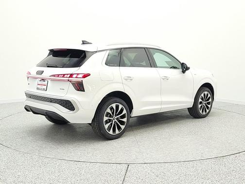 Arkona White 2026 Audi Q3 TFSI quattro S tronic