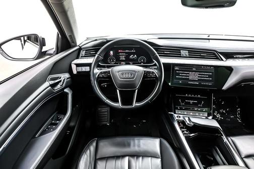 2022 Audi e-tron Sportback S line Premium