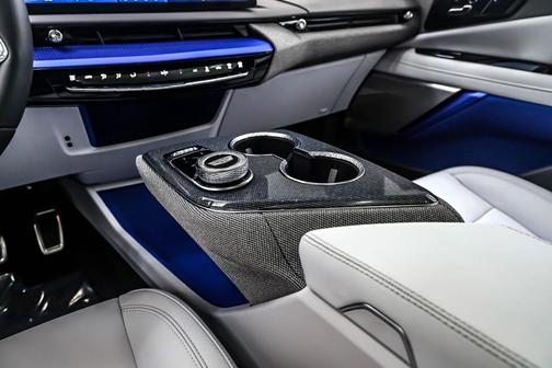 2025 Cadillac OPTIQ Luxury 1 AWD