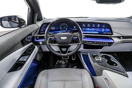 2025 Cadillac OPTIQ Luxury 1 AWD