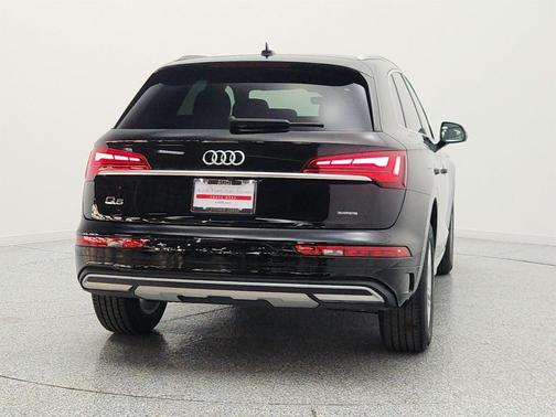 Brilliant Black 2023 Audi Q5 40 Premium