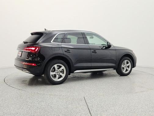 Brilliant Black 2023 Audi Q5 40 Premium