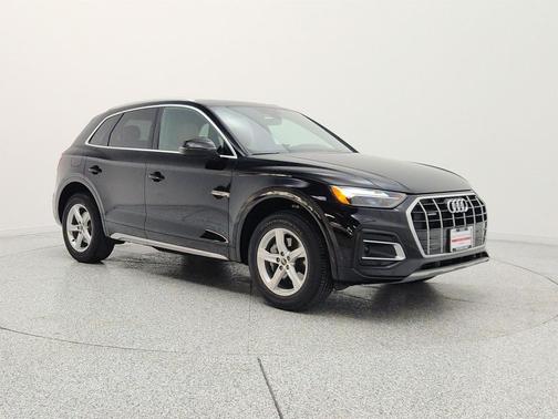 Brilliant Black 2023 Audi Q5 40 Premium