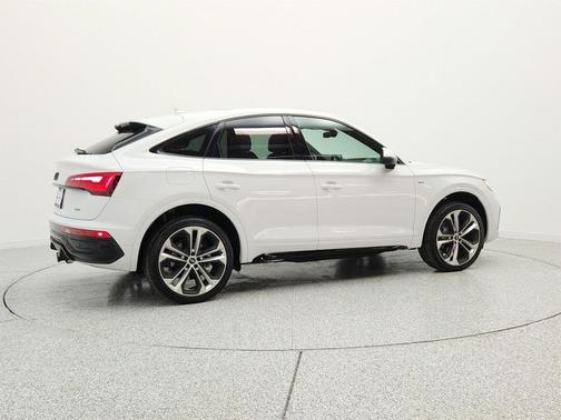 Glacier White Metallic 2023 Audi Q5 45 S line Premium Plus