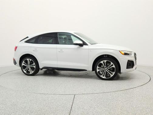 Glacier White Metallic 2023 Audi Q5 45 S line Premium Plus
