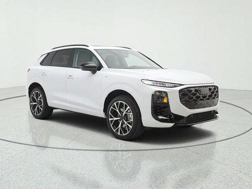 Glacier White Metallic 2026 Audi Q3 TFSI quattro S tronic