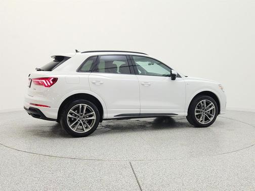 Glacier White Metallic 2023 Audi Q3 45 S line Premium Plus