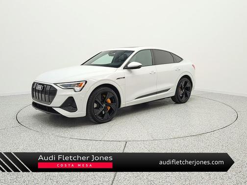 Glacier White Metallic 2023 Audi e-tron Sportback S line Prestige