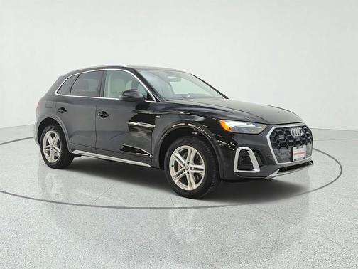 Mythos Black Metallic 2023 Audi Q5 55 S line Premium Plus