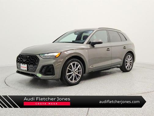 Chronos Gray Metallic 2023 Audi Q5 55 S line Premium Plus