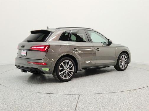 Chronos Gray Metallic 2023 Audi Q5 55 S line Premium Plus