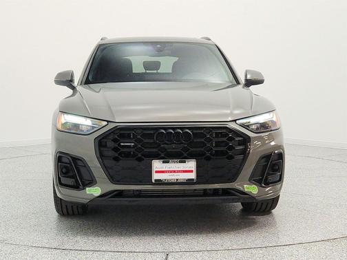 Chronos Gray Metallic 2023 Audi Q5 55 S line Premium Plus