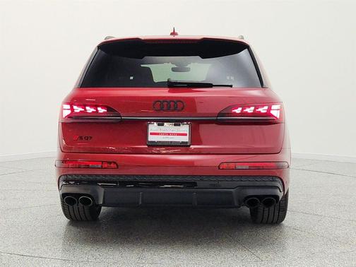 Chili Red Metallic 2025 Audi SQ7 4.0T Prestige