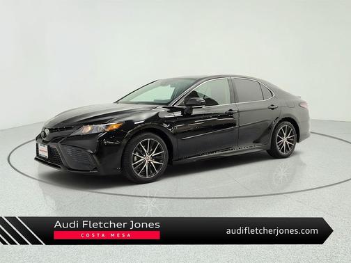Midnight Black Metallic 2024 Toyota Camry SE