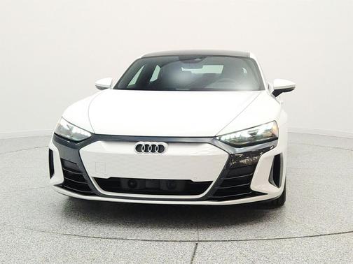 Ibis White 2023 Audi e-tron GT Premium Plus quattro