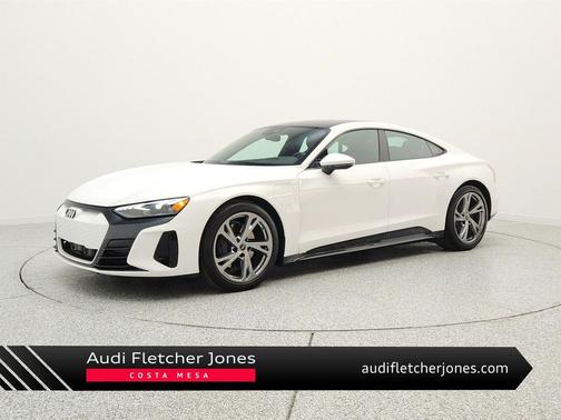 Ibis White 2023 Audi e-tron GT Premium Plus quattro