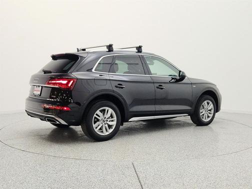 Mythos Black Metallic 2023 Audi Q5 45 S line Premium