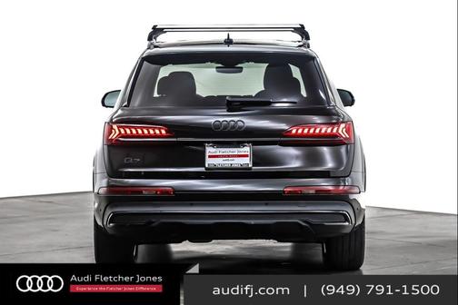 2022 Audi Q7 45 Premium Plus