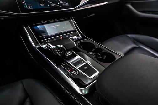 2022 Audi Q7 45 Premium Plus