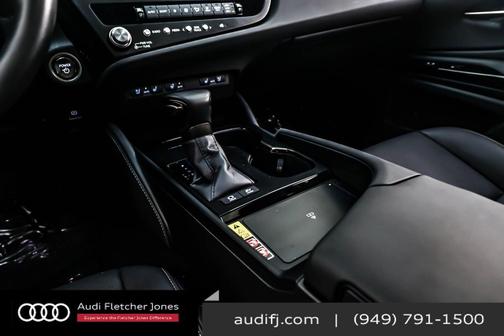 2025 Lexus ES 300h Base