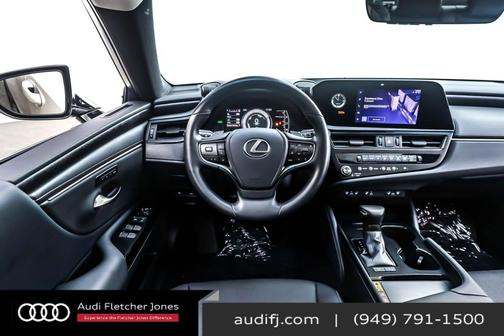 2025 Lexus ES 300h Base