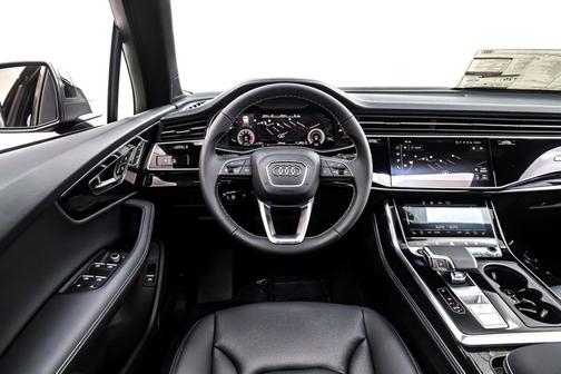 2025 Audi Q7 55 Premium Plus