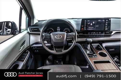 2024 Toyota Sienna LE