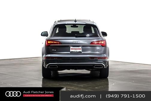 2022 Audi Q5 45 S line Premium