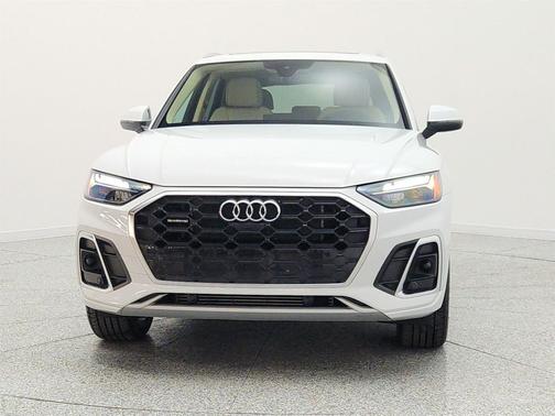Glacier White Metallic 2023 Audi Q5 55 S line Premium Plus