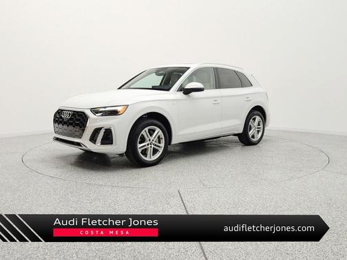 Glacier White Metallic 2023 Audi Q5 55 S line Premium Plus