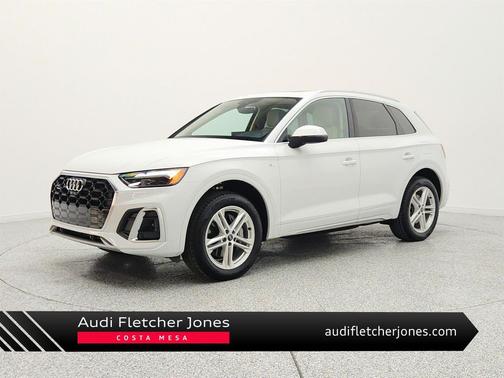Glacier White Metallic 2023 Audi Q5 55 S line Premium Plus
