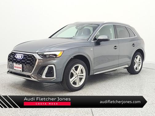 Daytona Gray Pearl Effect 2024 Audi Q5 55 S line Premium Plus
