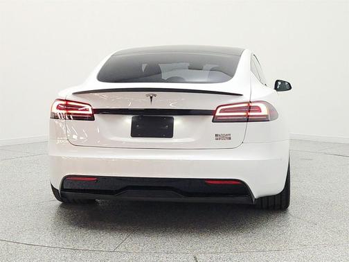 Pearl White Multi-Coat 2023 Tesla Model S Plaid