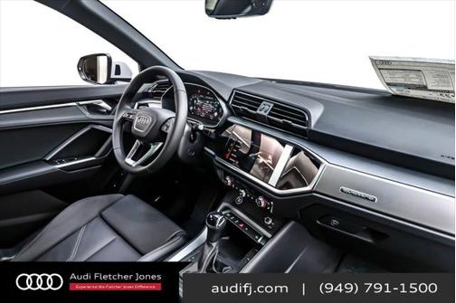 2025 Audi Q3 Premium 45 TFSI S line quattro Tiptronic