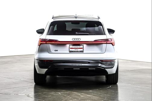 2024 Audi Q8 e-tron Premium Plus