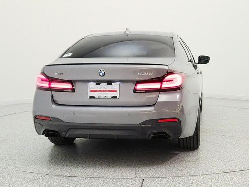 Skyscraper Gray Metallic 2023 BMW 530 i xDrive
