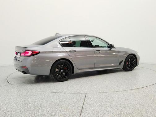 Skyscraper Gray Metallic 2023 BMW 530 i xDrive