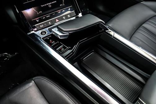 2022 Audi e-tron Premium